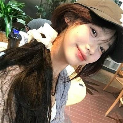 有秘密的她